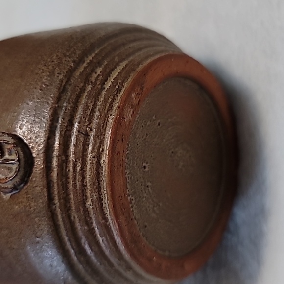 Set of 2 Mini Tradional Brown Hand Pottery Vases - Picture 4 of 9